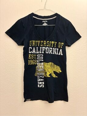 University of California Berkeley Navy V-Neck Tee 100% Cotton Bear Size M